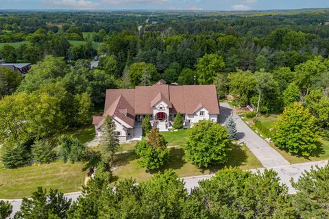 2 Kingswood Drive, ON L7B 1K8