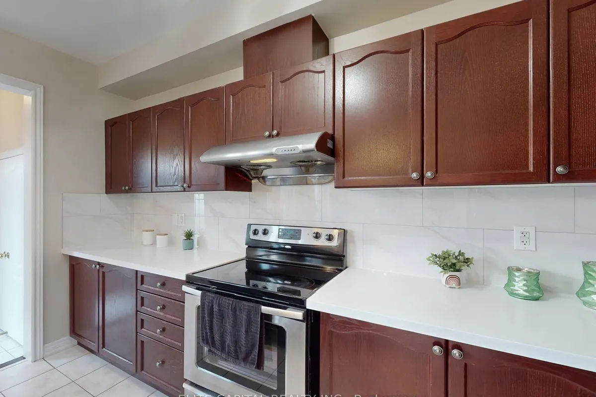 28 Ivory Silk Drive, ON L6C 0G8