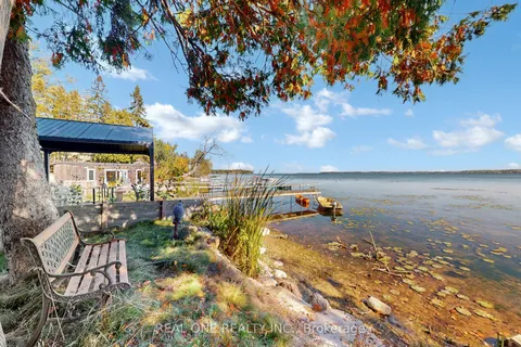 241 Rockaway Beach Place, ON L0L 1K0