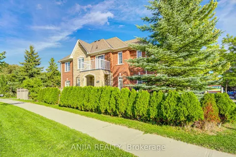 4 James Ratcliff Avenue, ON L4A 1P2