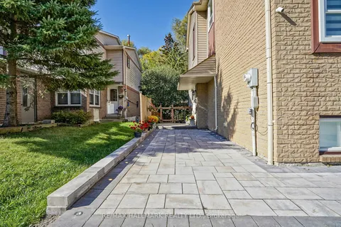 6 Wiles Court, ON L4G 3N5