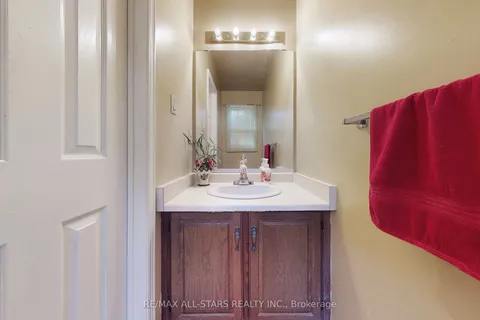 82 Waterbridge Lane, ON L3R 8V4