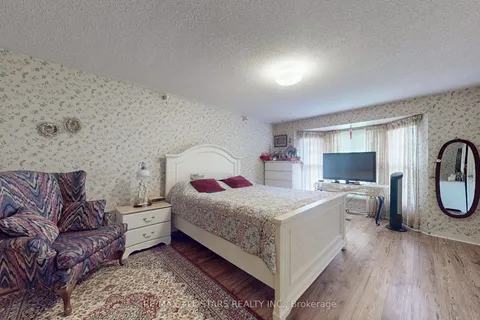 82 Waterbridge Lane, ON L3R 8V4