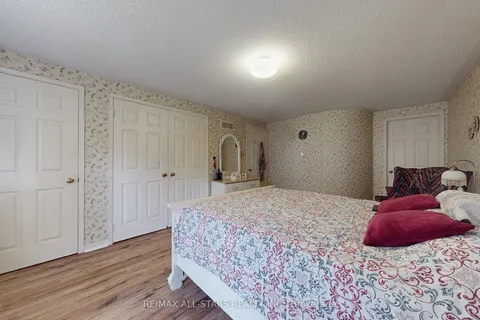 82 Waterbridge Lane, ON L3R 8V4