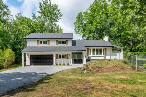 12056 Leslie Street, ON L4E 3R5