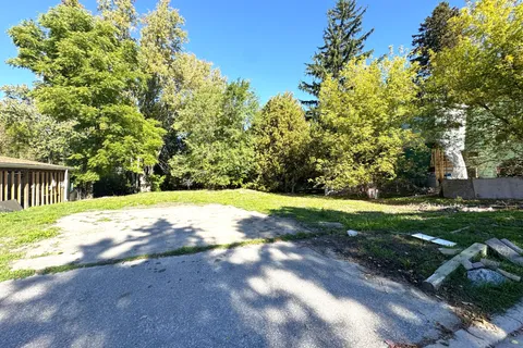 353A Ontario Street, ON L3Y 2K2