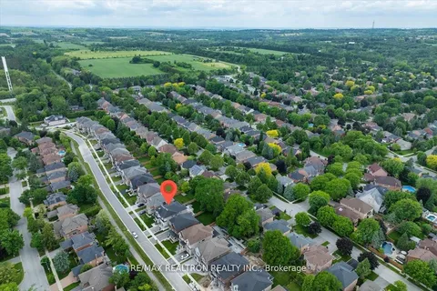 92 Klees Crescent, ON L4G 3W8