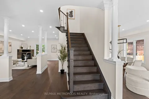 35 Nelkydd Lane, ON L9P 1Z8