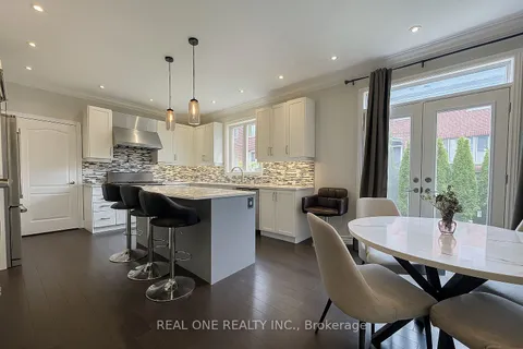 998 Wilbur Pipher Circle, ON L3X 0G5