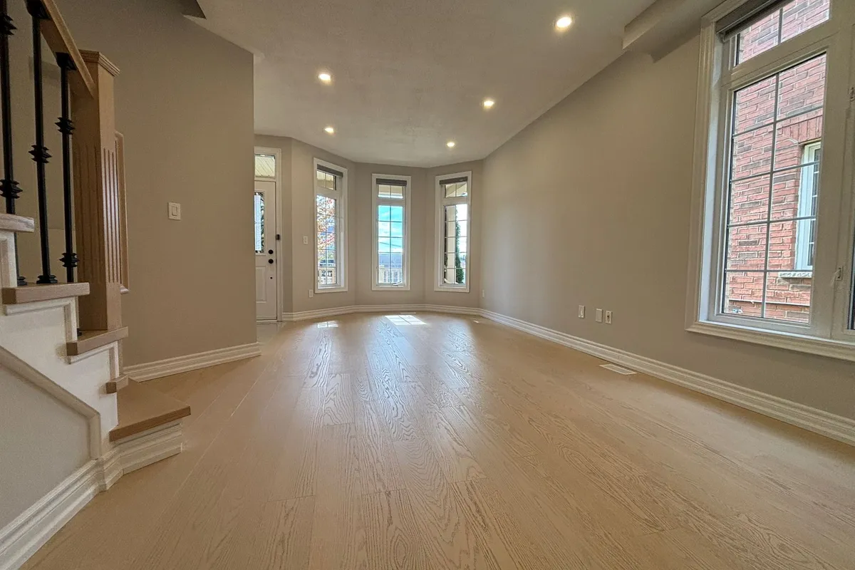 2336 Bur Oak Avenue, ON L6E 1L6