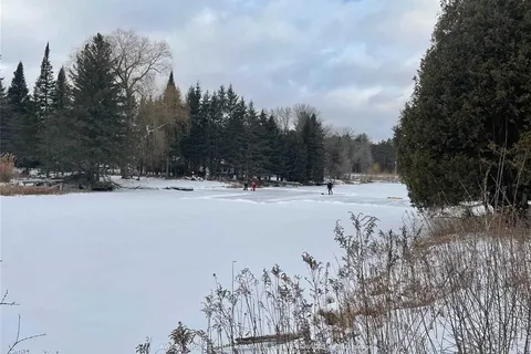 647D Ravenshoe Road, ON L9P 1R2