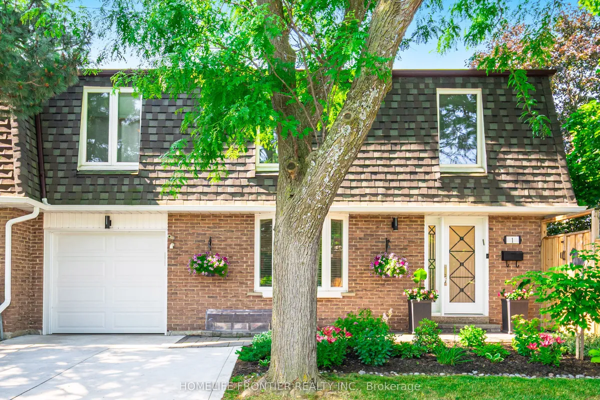 1 Denava Gate, ON L4C 5E3