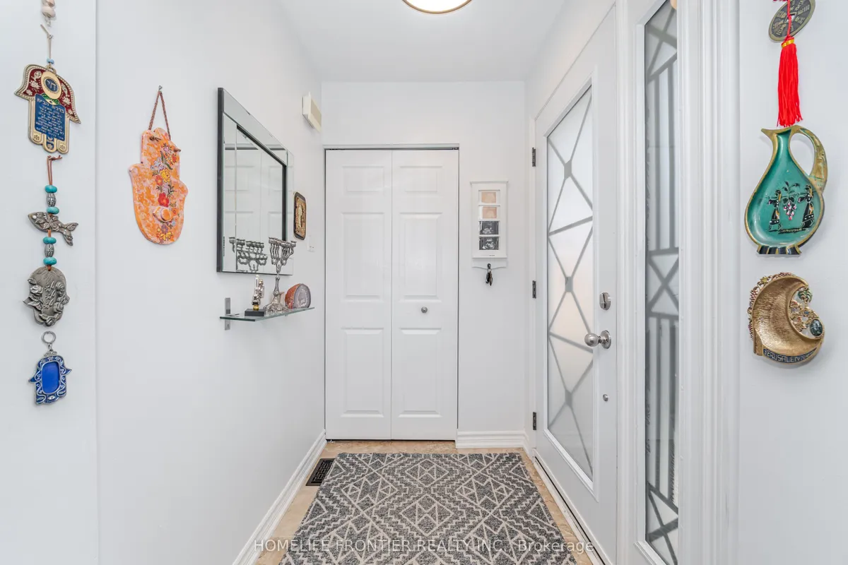 1 Denava Gate, ON L4C 5E3