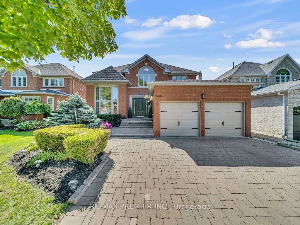 606 Brooker Ridge, ON L3X 1V7