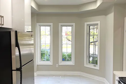 447 Hollandview Trail, ON L4G 7N4