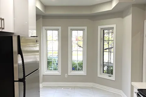 447 Hollandview Trail, ON L4G 7N4