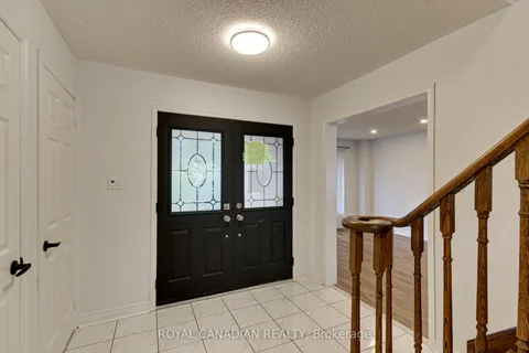 175 RHODES Circle, ON L3X 1V3