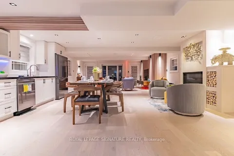 245 Bayview Avenue, ON L4P 2T9