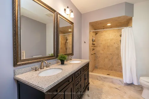 222 Glenn Avenue, ON L9S 1C4