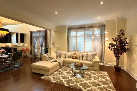 73 Glengordon Crescent, ON L6C 0K1