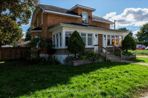 143 Wellington Street, ON L9R 1G5