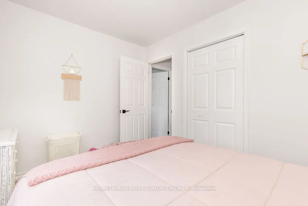 782 Chestnut Street, ON L9S 2H9