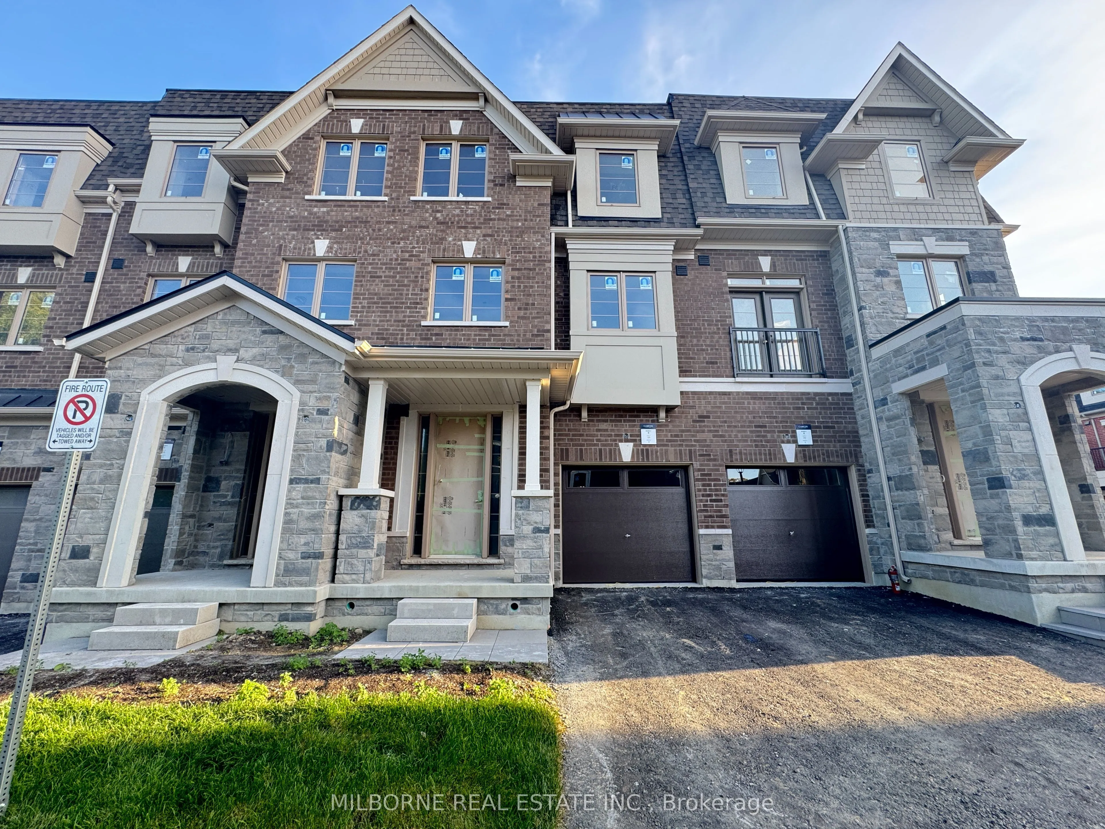 8 Jane Underhall Place, ON L7B 1G1