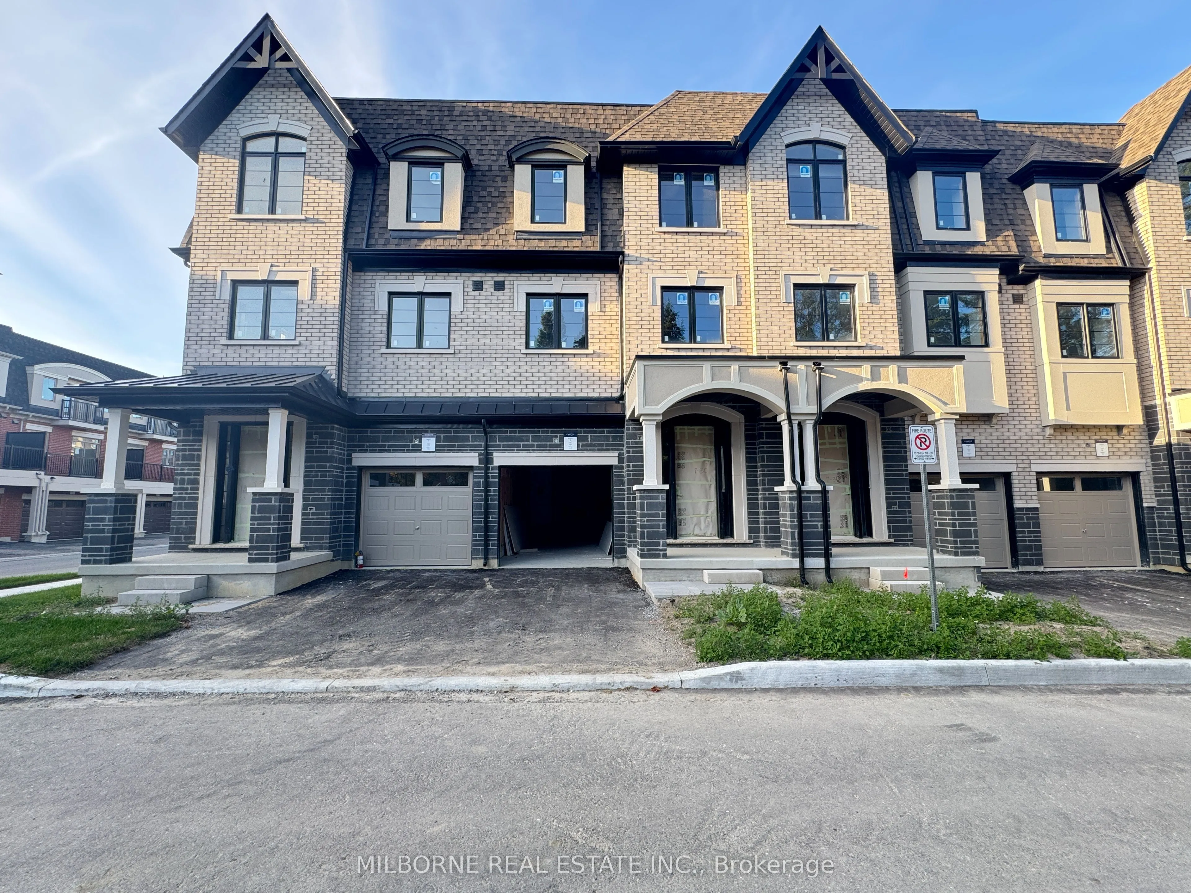 33 Jane Underhall Place, ON L7B 1G1