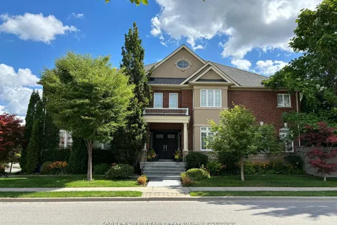 75 Strauss Road, ON L4J 8Z4