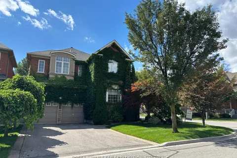 75 Strauss Road, ON L4J 8Z4