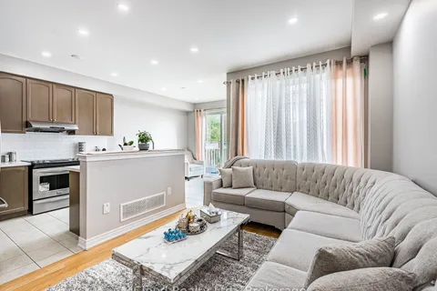 135 Windrow Street, ON L4E 4Y4