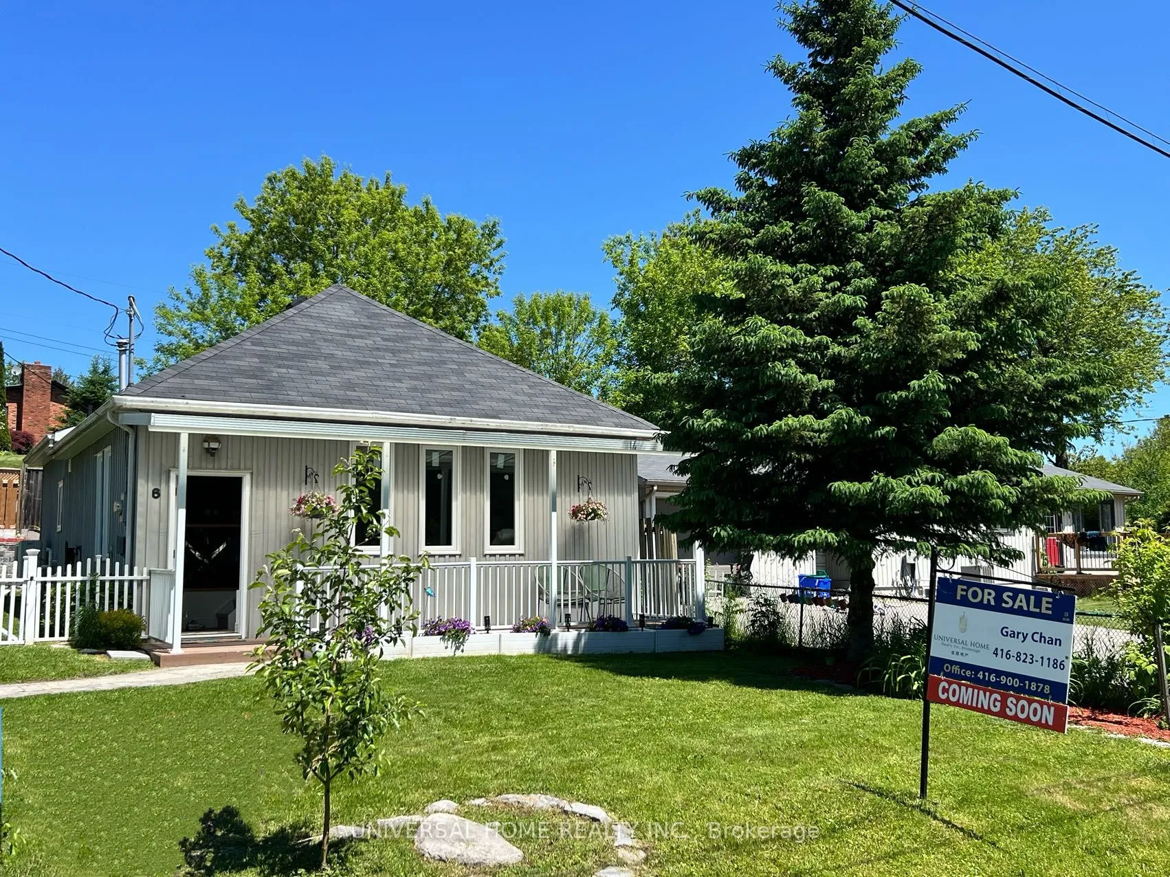 6 Maple Grove Street, ON L4A 7X3