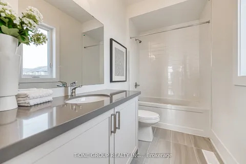 72 Meizhou Avenue, ON L6C 3N1