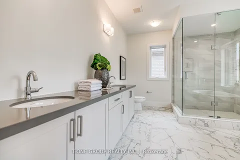 72 Meizhou Avenue, ON L6C 3N1