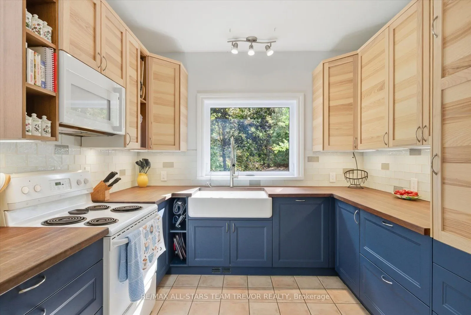 5 Regent Street, ON L0E 1N0