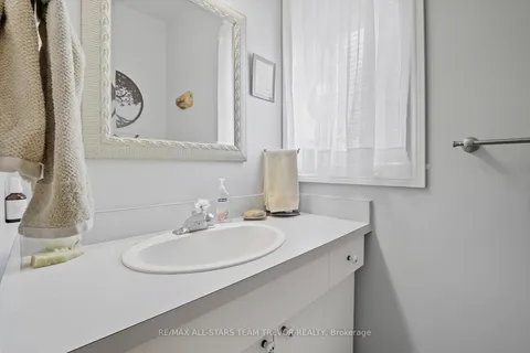 5 Regent Street, ON L0E 1N0