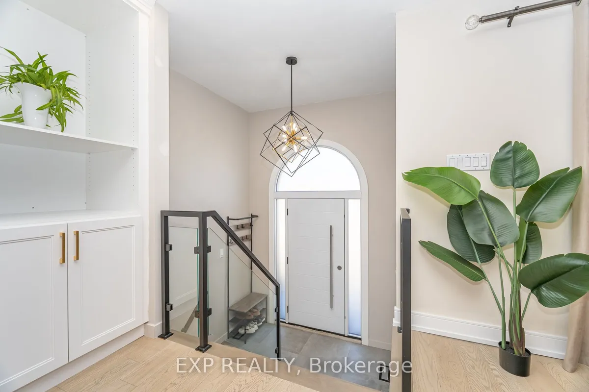 7 Boyne Highlands Court, ON L4K 1K4