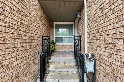 8 Wedgewood Place, ON L4K 4X6