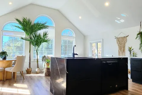 1 Dufferin Street, ON L0L 1L0