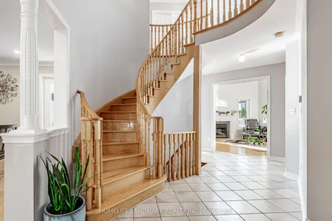 12 Houser Street, ON L6E 1H8