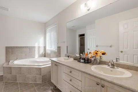 12 Houser Street, ON L6E 1H8