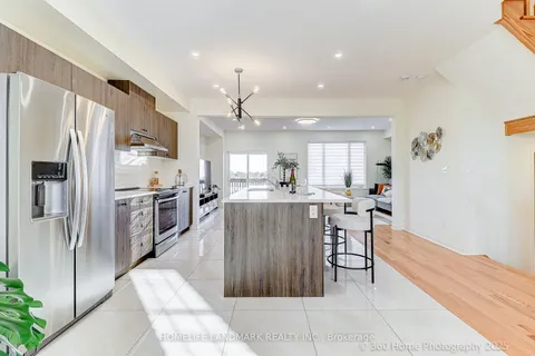 14 Hartney Drive, ON L4S 0J8