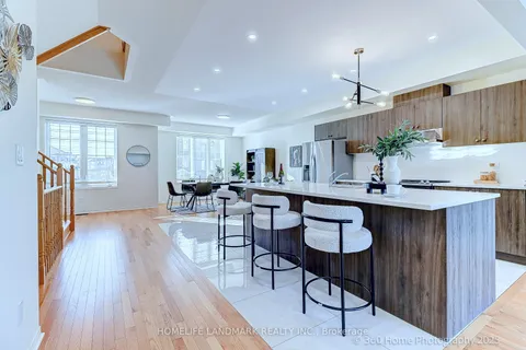 14 Hartney Drive, ON L4S 0J8