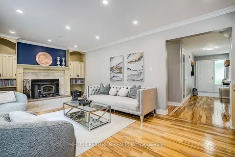 9 Earls Court, ON L9N 1E5