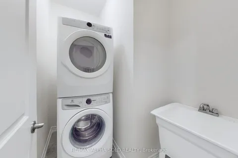 66 Puisaya Drive, ON L4E 1L2