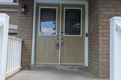 158 Hollywood hill Circle, ON L4H 2P2