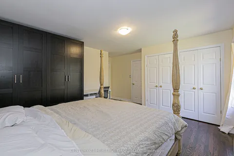 741 College Manor Drive, ON L3Y 8G5