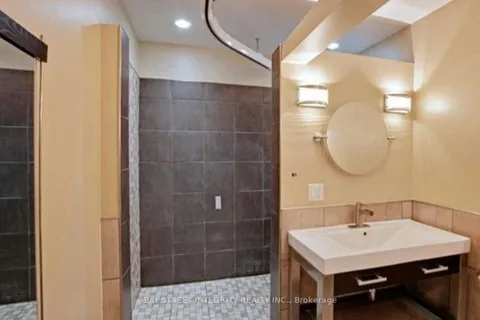 57 Howard Road, ON L3Y 3G6