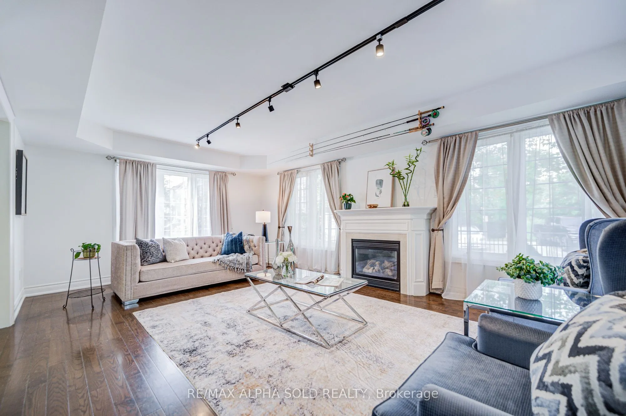 144 Chapman Court, ON L4G 0E2