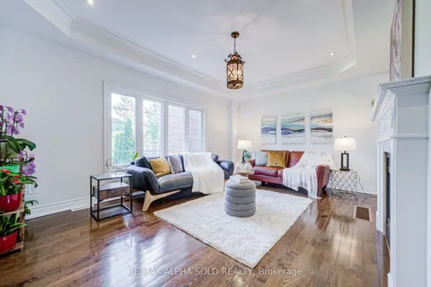 144 Chapman Court, ON L4G 0E2